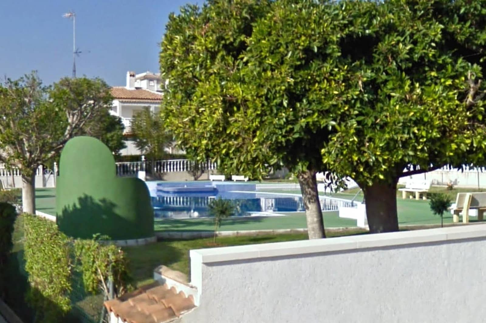 4 slaapkamer Rijtjeshuis te koop in Torrevieja met zwembad - € 369.000 (Ref: 9892333)
