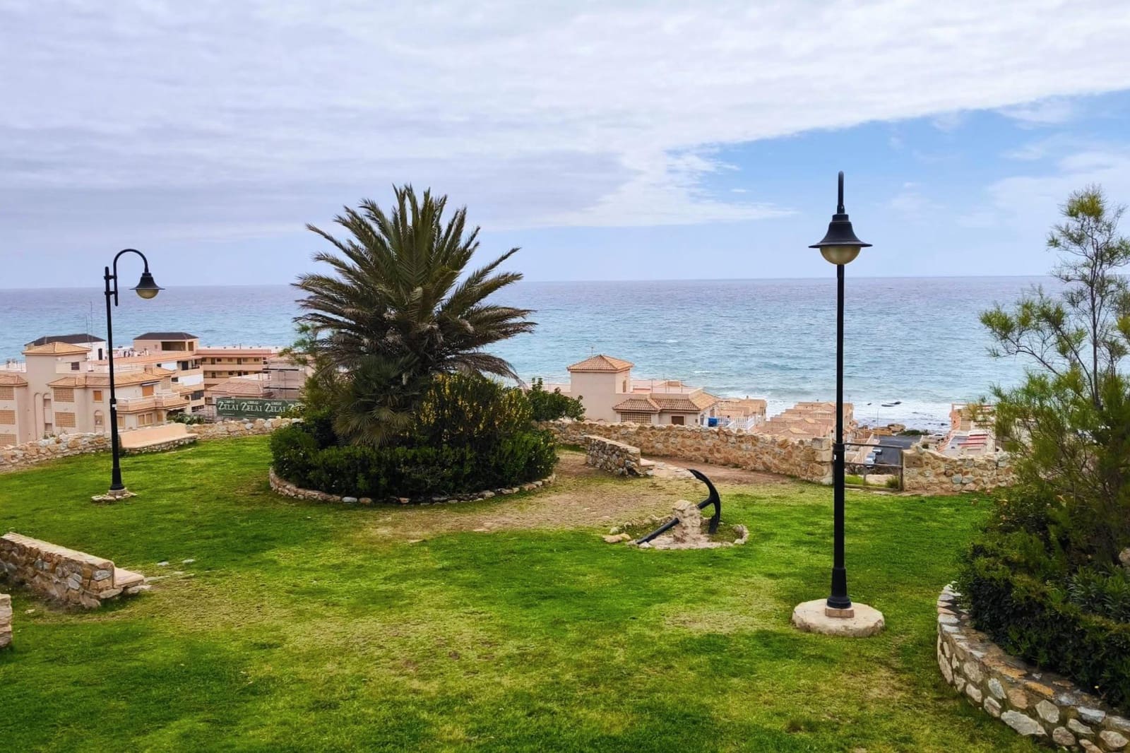 4 slaapkamer Rijtjeshuis te koop in Torrevieja met zwembad - € 369.000 (Ref: 9892333)