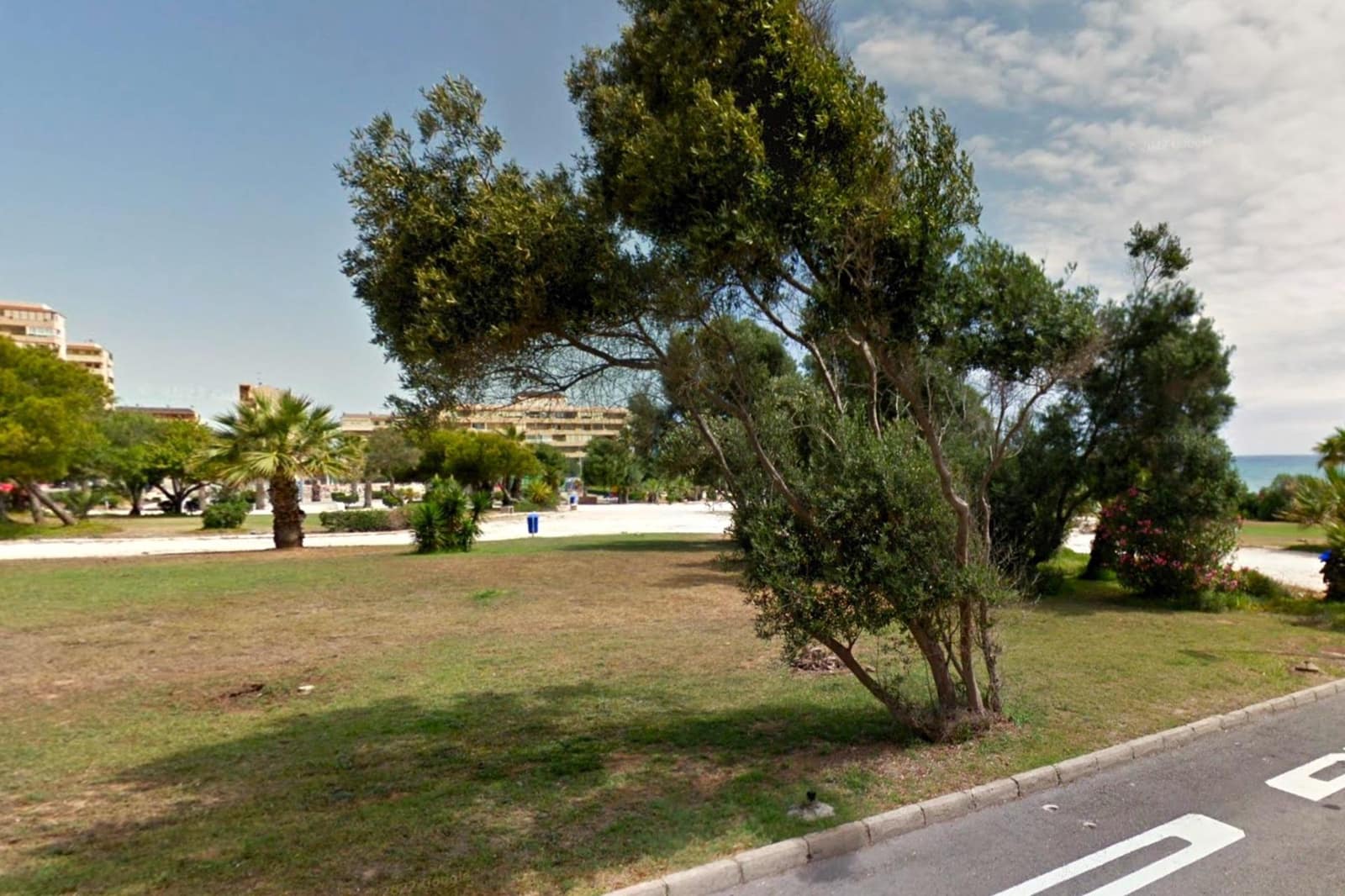4 slaapkamer Rijtjeshuis te koop in Torrevieja met zwembad - € 369.000 (Ref: 9892333)