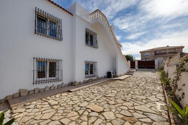 3 bedroom Villa for sale in El Chaparral, Torrevieja with pool - € 370,000 (Ref: 9892335)