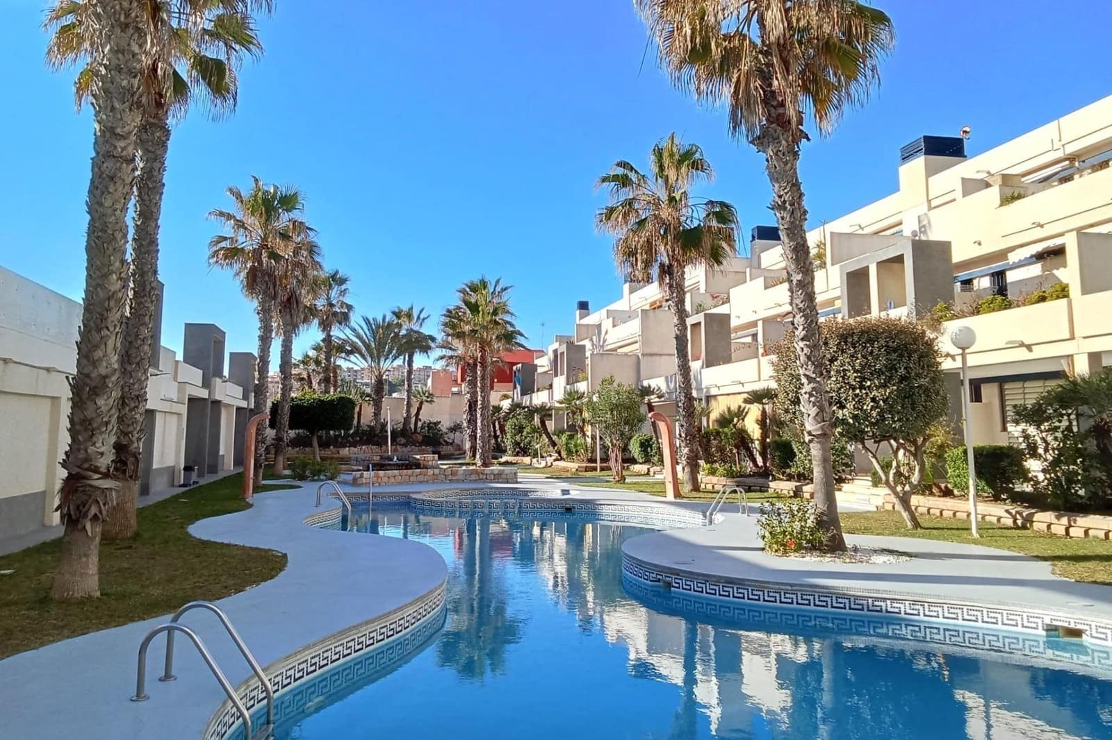 2 sypialnia Penthouse na sprzedaż w La Mata z basenem garażem - 349 000 € (Ref: 9892336)