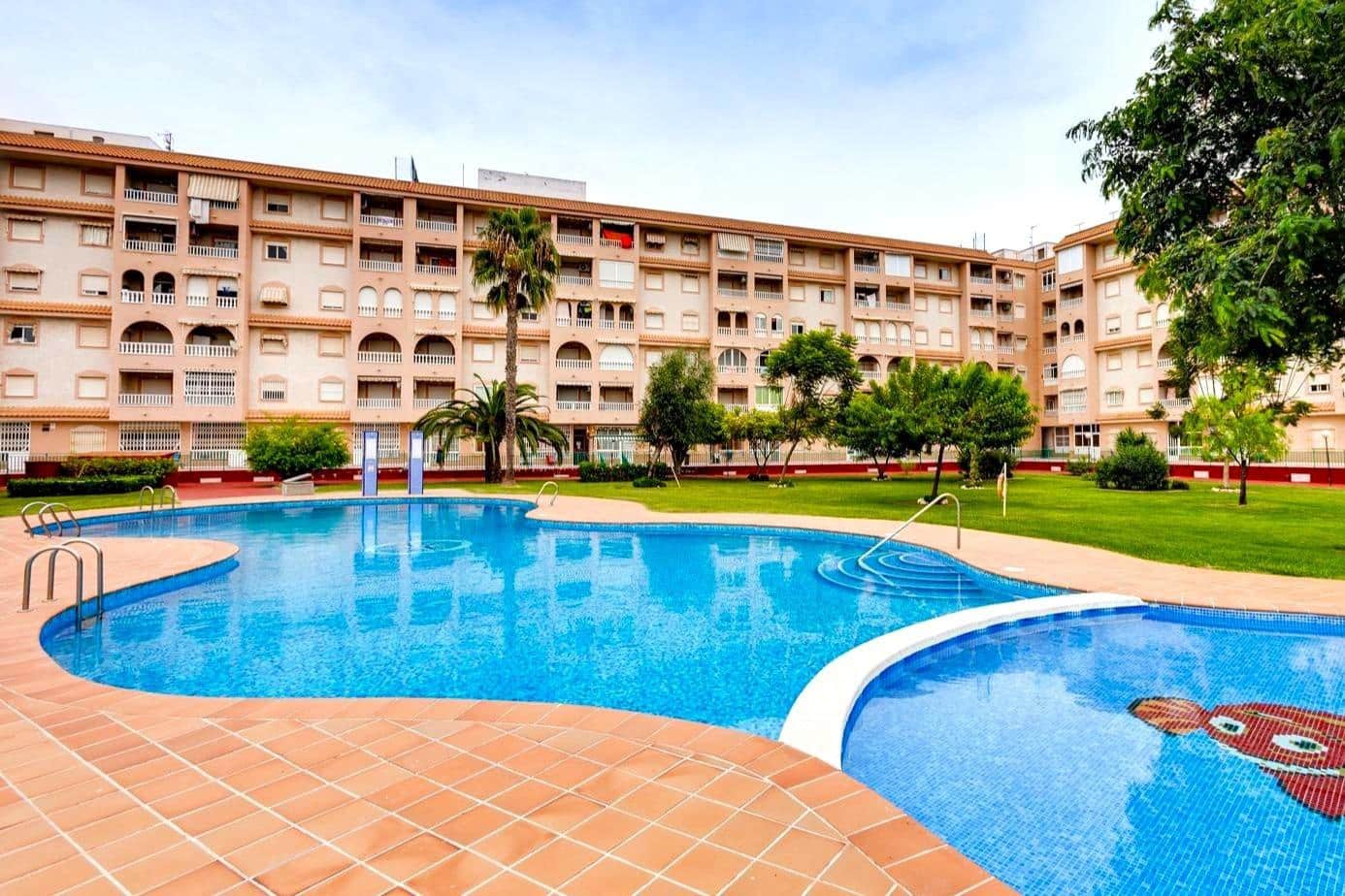 2 sypialnia Penthouse na sprzedaż w Torrevieja z basenem - 149 969 € (Ref: 9893835)