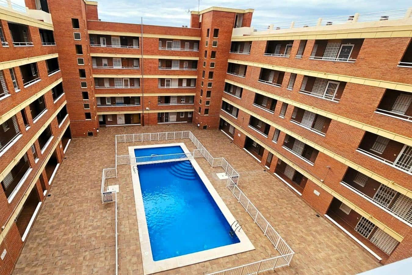 2 soverom Penthouse til salgs i Torrevieja - € 169 000 (Ref: 9893837)