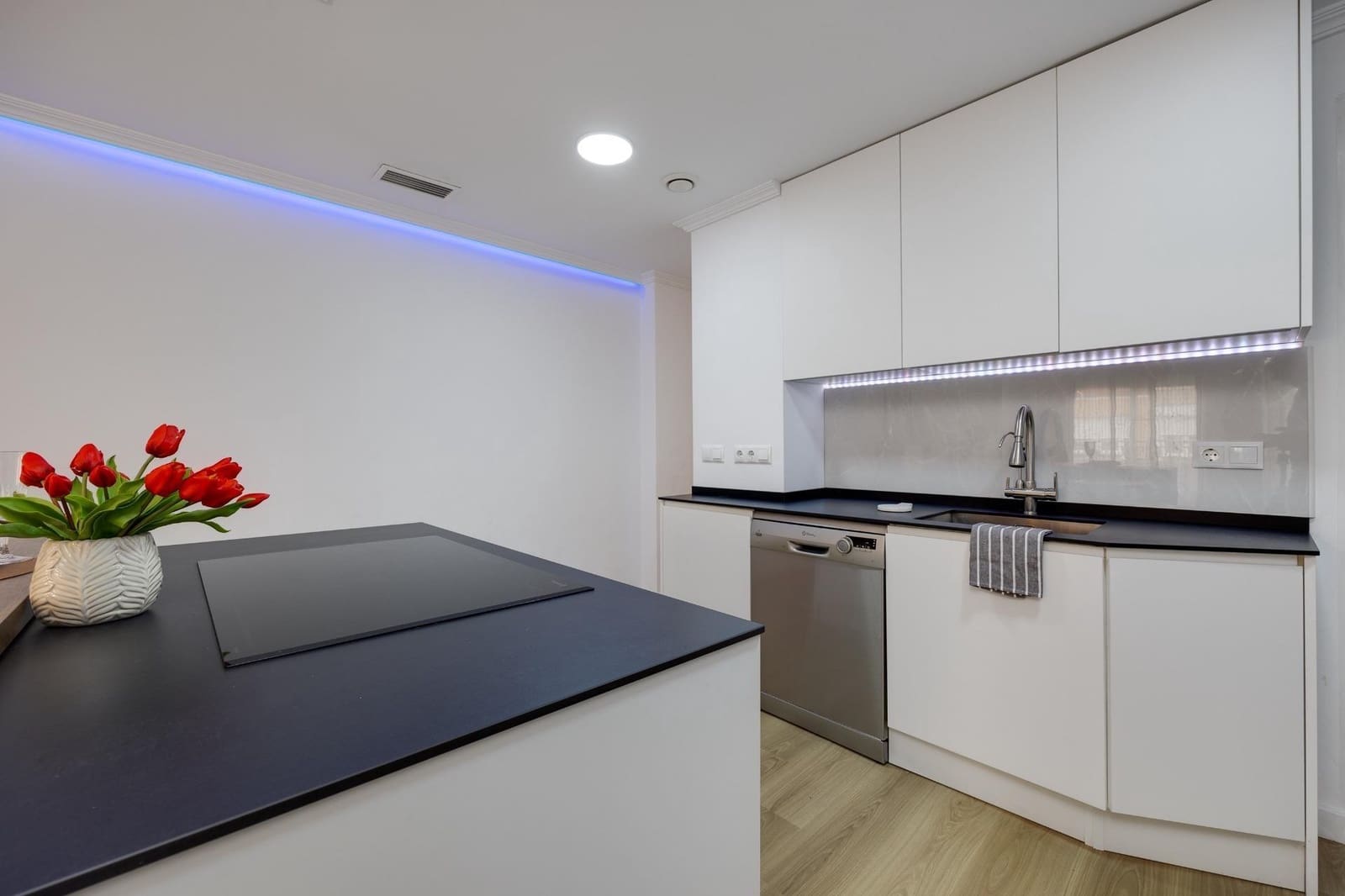 3 quarto Apartamento para venda em Torrevieja com garagem - 265 000 € (Ref: 9893839)