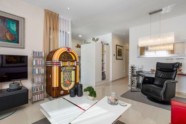 Apartamento de 2 habitaciones en Los Secanos, Guardamar del Segura en venta con piscina garaje - 315.000 € (Ref: 9896307)