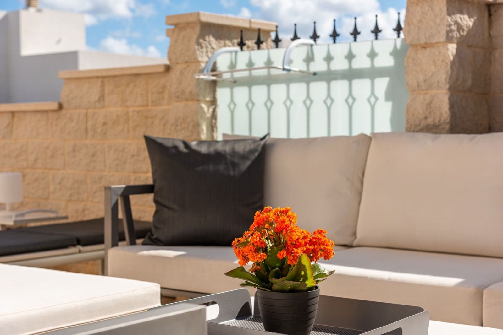 Apartamento de 2 habitaciones en Guardamar del Segura en venta con piscina garaje - 315.000 € (Ref: 9896307)