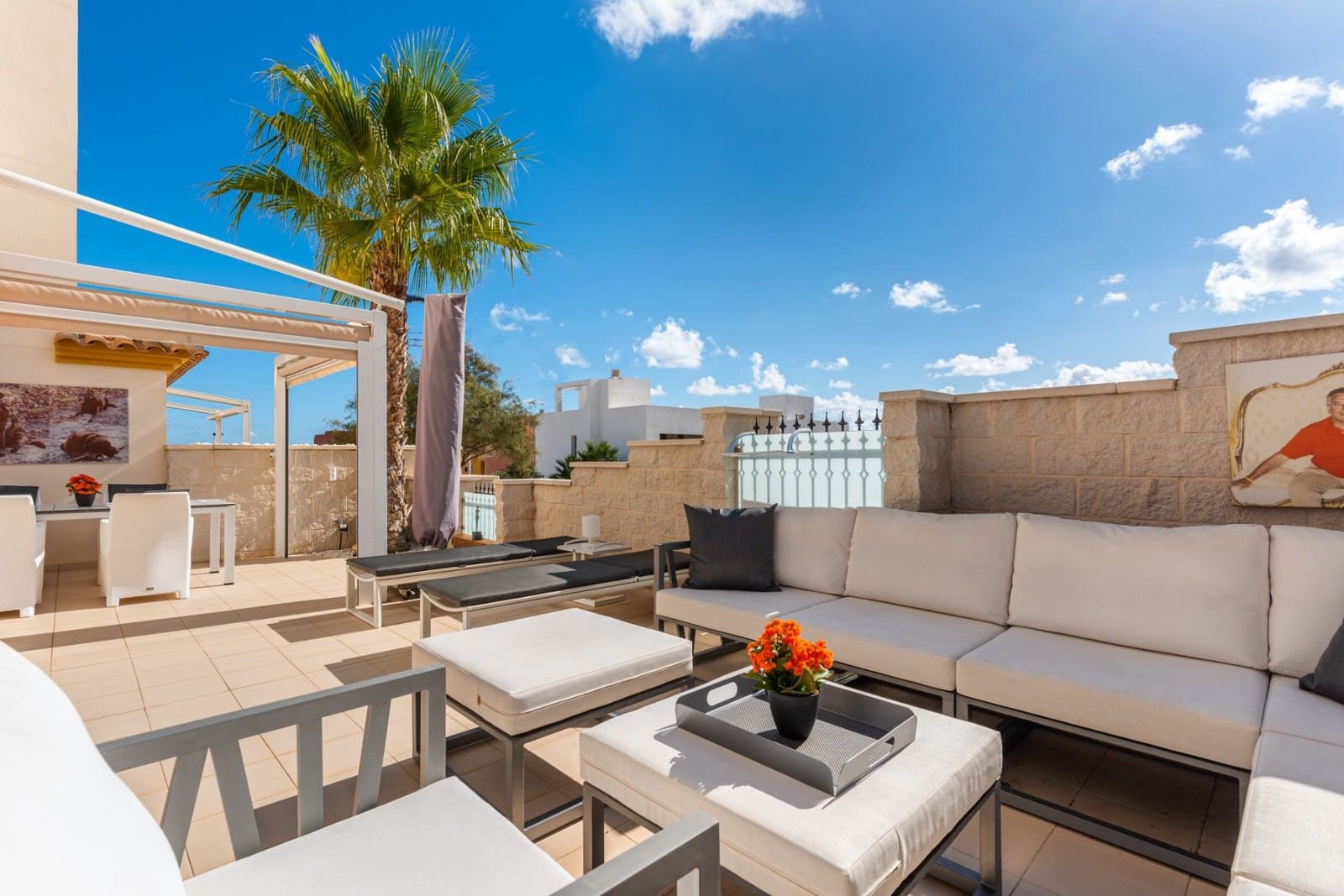 Apartamento de 2 habitaciones en Guardamar del Segura en venta con piscina garaje - 315.000 € (Ref: 9896307)