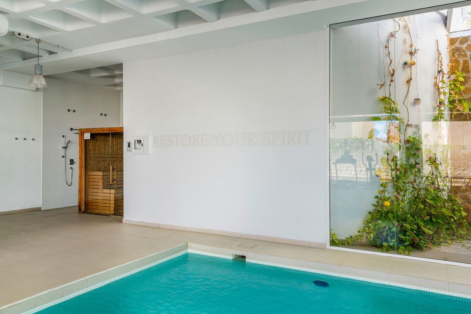 Apartamento de 2 habitaciones en Guardamar del Segura en venta con piscina garaje - 315.000 € (Ref: 9896307)