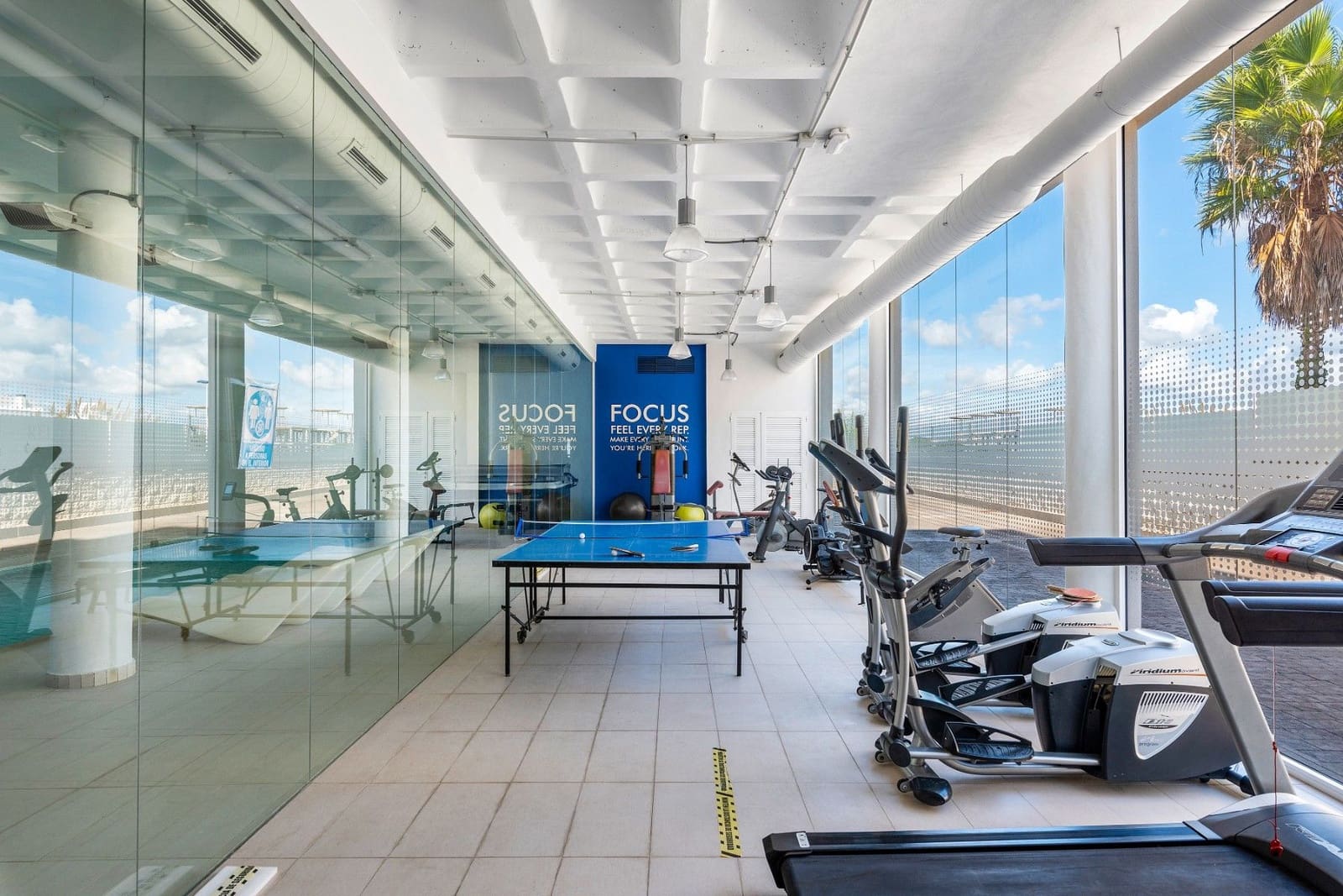 Apartamento de 2 habitaciones en Guardamar del Segura en venta con piscina garaje - 315.000 € (Ref: 9896307)