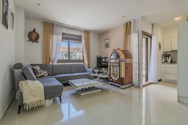 Apartamento de 2 habitaciones en Los Secanos, Guardamar del Segura en venta con piscina garaje - 280.000 € (Ref: 9896307)