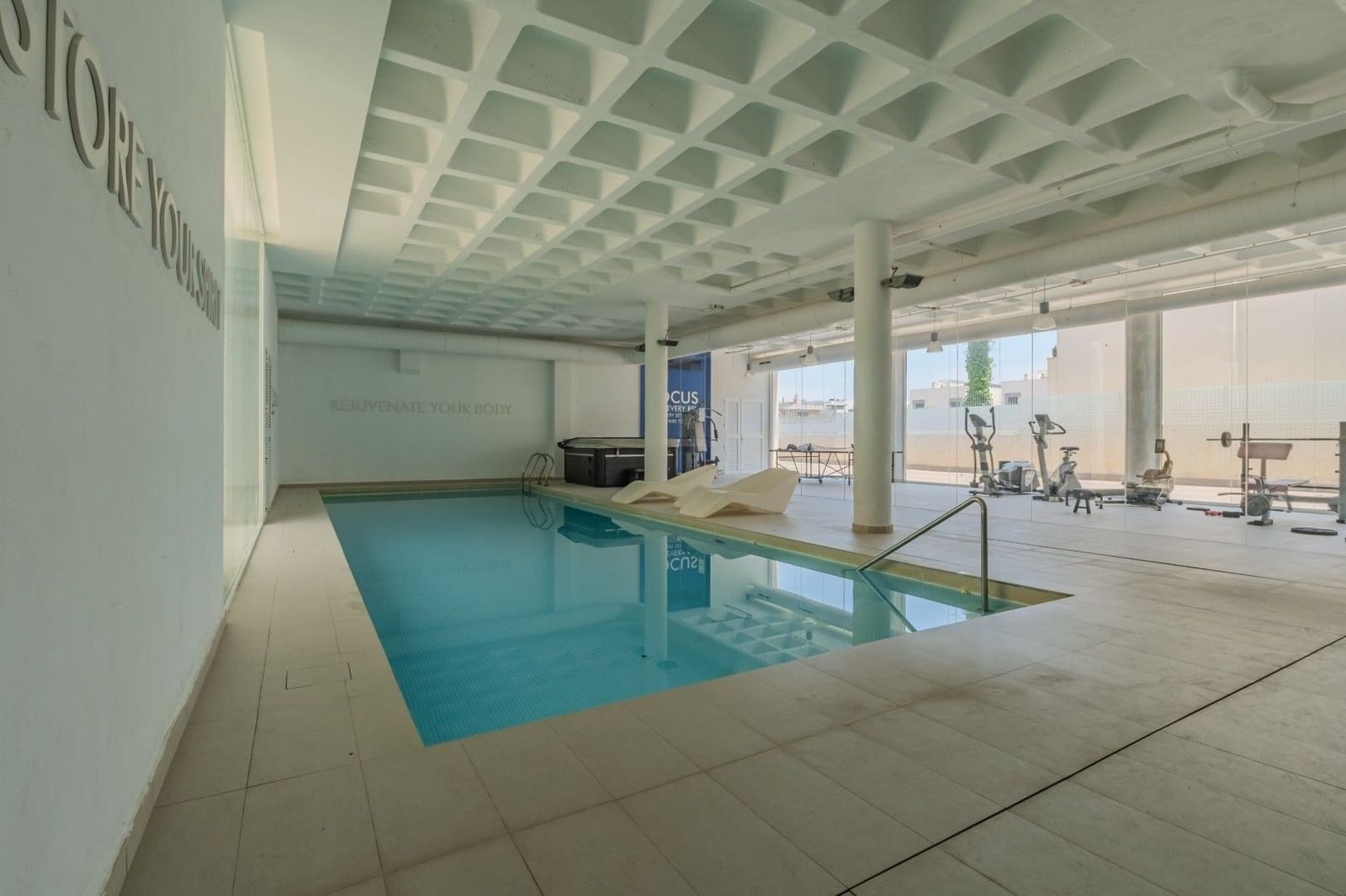 2 chambre Appartement à vendre à Guardamar del Segura avec piscine garage - 280 000 € (Ref: 9896307)