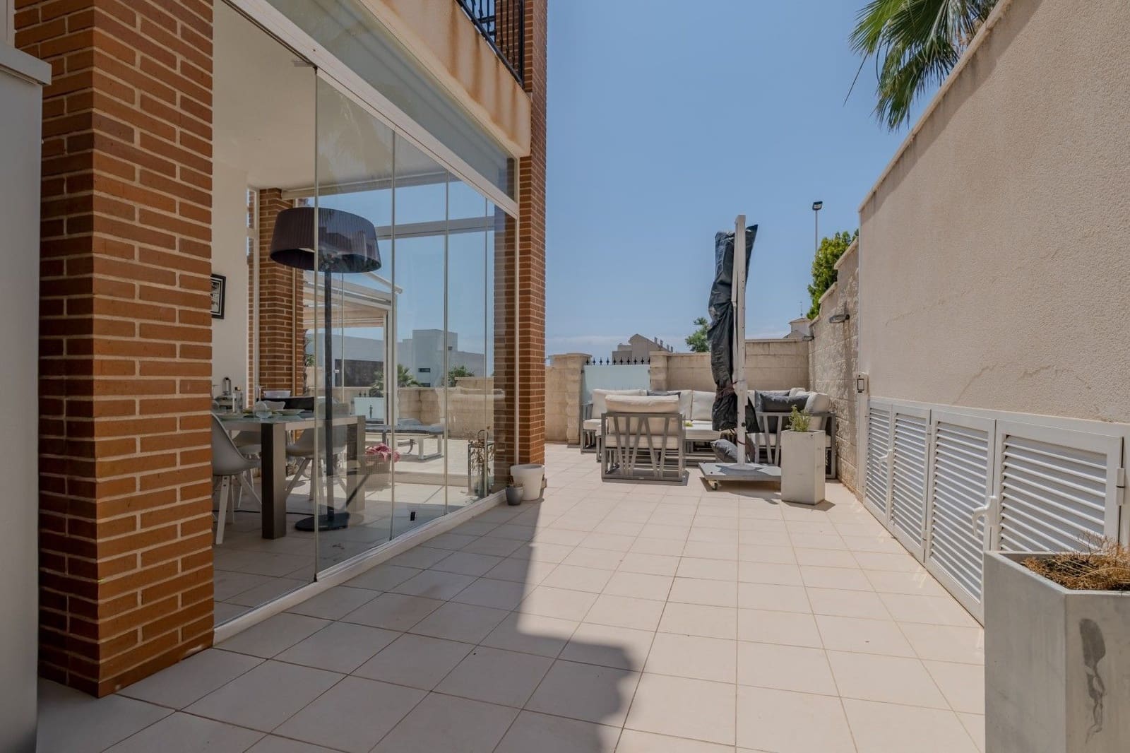2 chambre Appartement à vendre à Guardamar del Segura avec piscine garage - 280 000 € (Ref: 9896307)