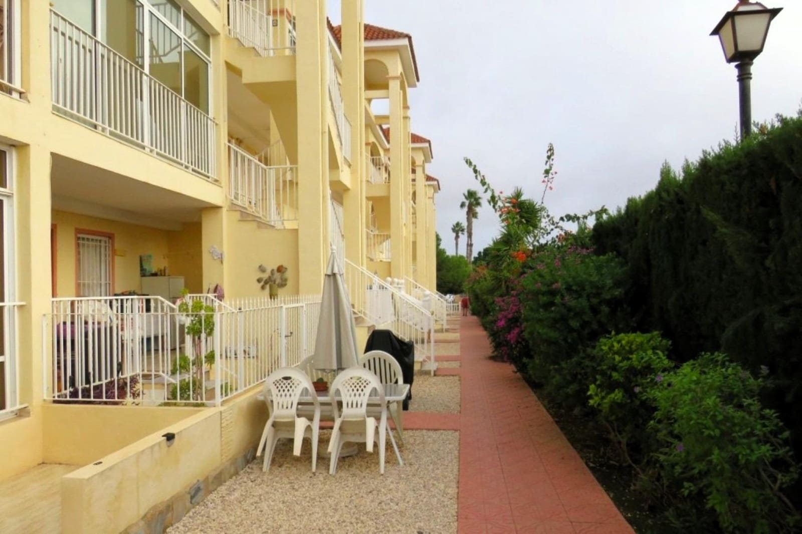 3 Zimmer Apartment zu verkaufen in El Chaparral mit Pool - 169.900 € (Ref: 9899160)