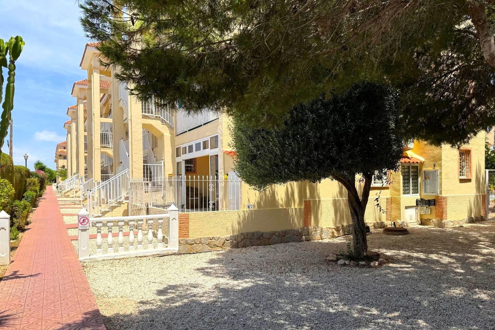3 Zimmer Apartment zu verkaufen in El Chaparral mit Pool - 169.900 € (Ref: 9899160)