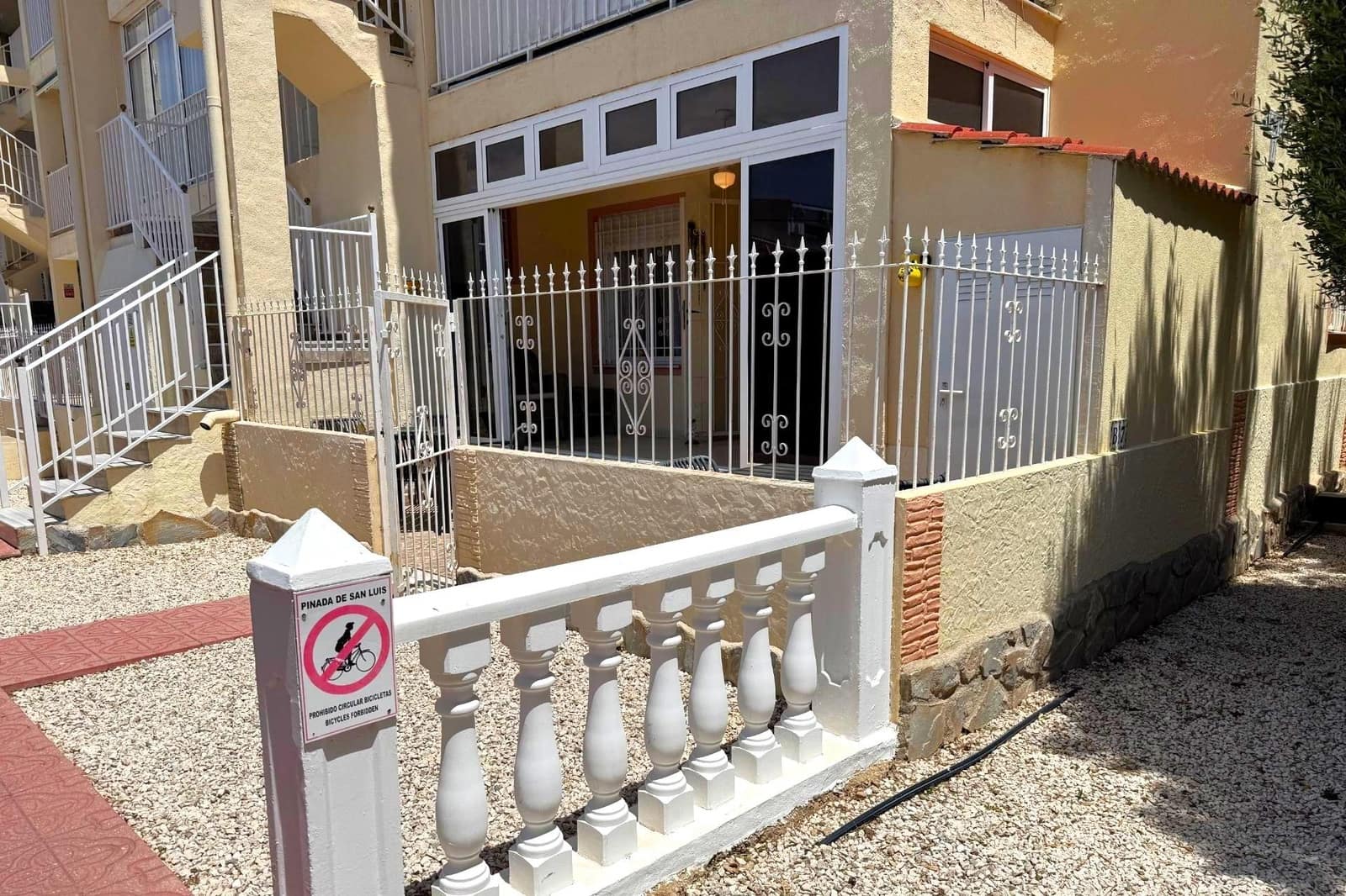 3 Zimmer Apartment zu verkaufen in El Chaparral mit Pool - 169.900 € (Ref: 9899160)