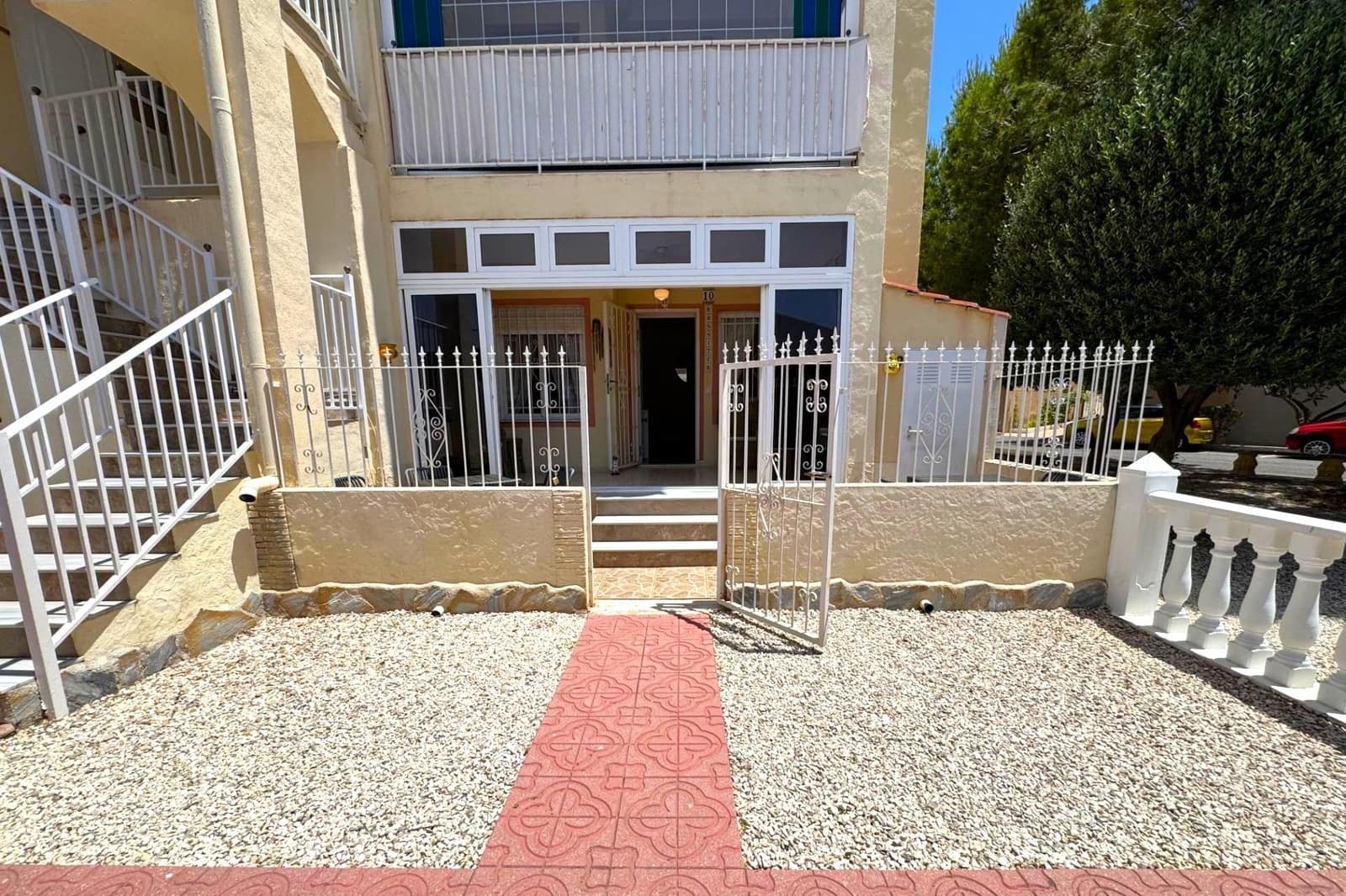 3 Zimmer Apartment zu verkaufen in El Chaparral mit Pool - 169.900 € (Ref: 9899160)
