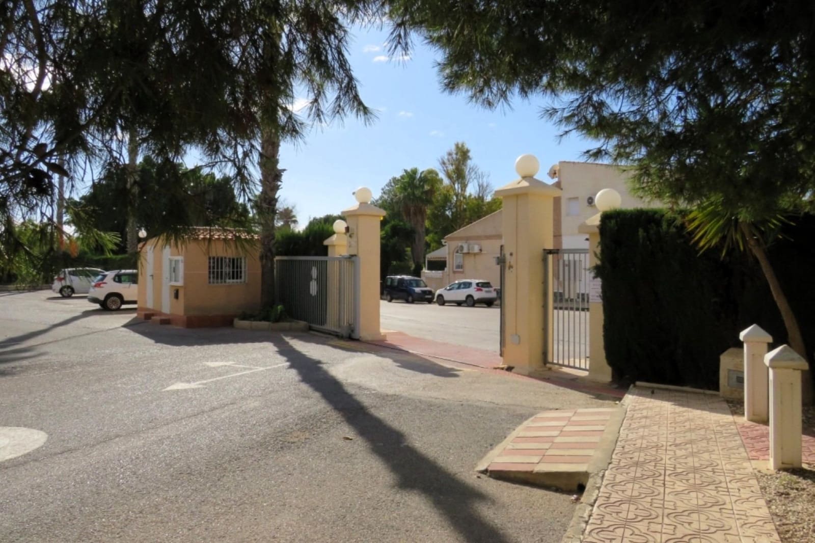 3 Zimmer Apartment zu verkaufen in El Chaparral mit Pool - 169.900 € (Ref: 9899160)
