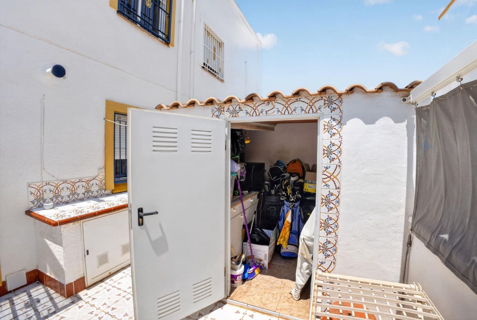 3 camera da letto Villetta a Schiera in vendita in Torrevieja con piscina - 195.000 € (Rif: 9901005)