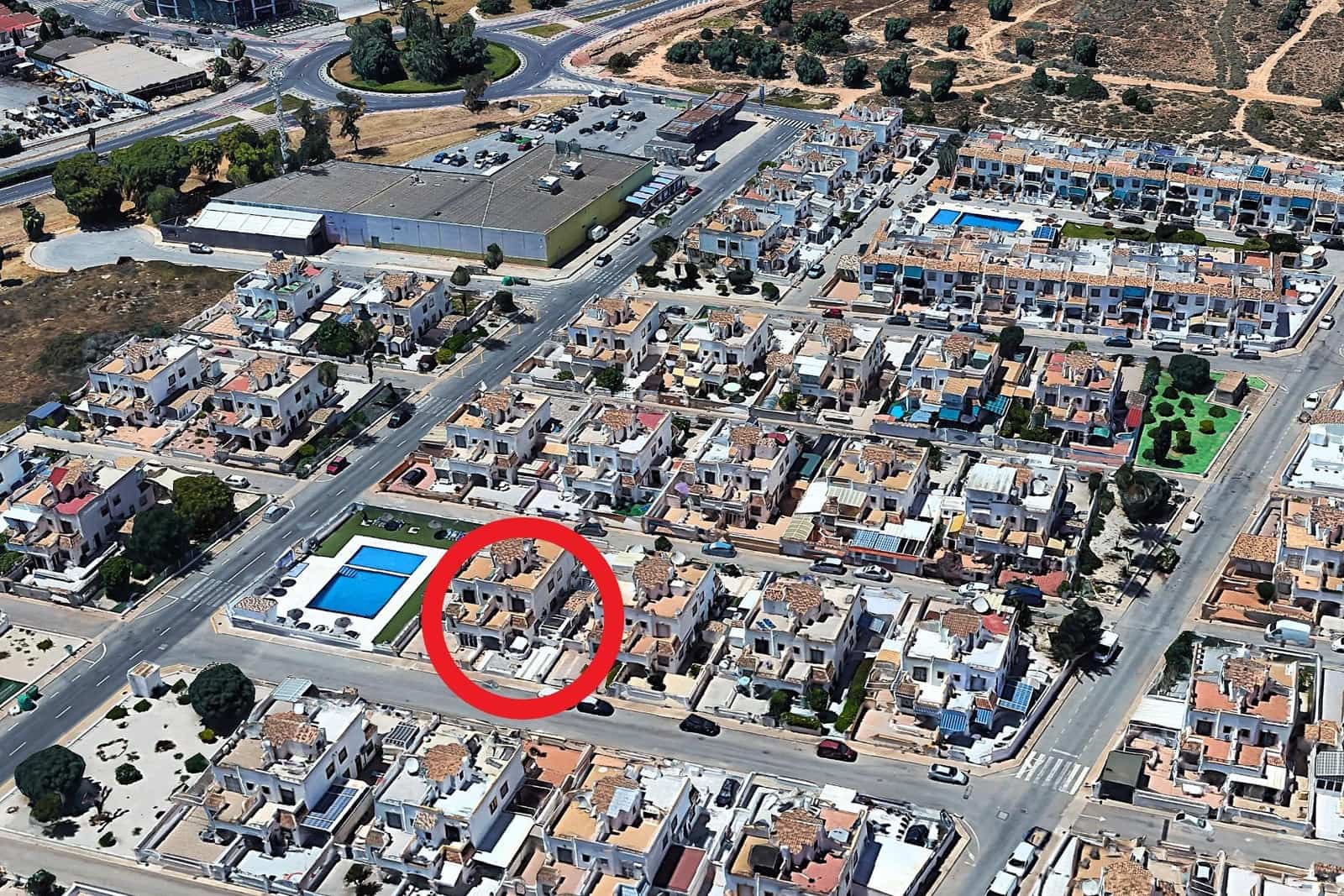 3 camera da letto Villetta a Schiera in vendita in Torrevieja con piscina - 195.000 € (Rif: 9901005)
