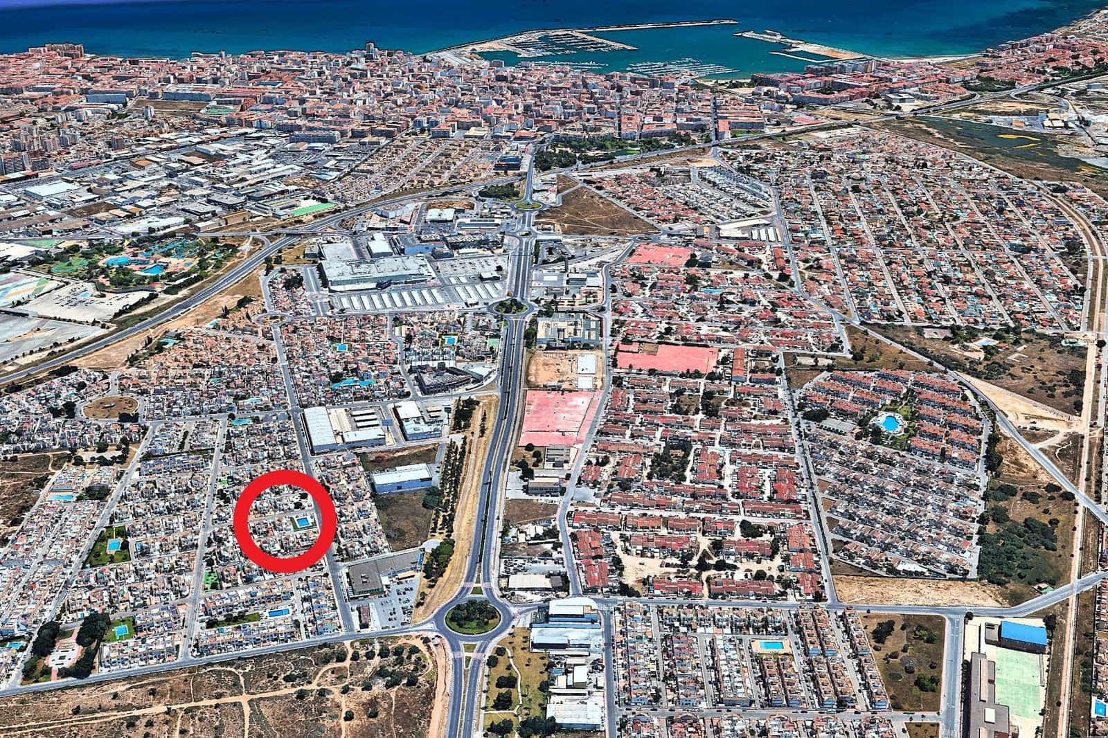 3 camera da letto Villetta a Schiera in vendita in Torrevieja con piscina - 195.000 € (Rif: 9901005)