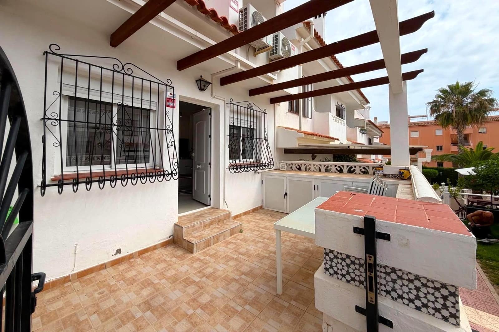 Adosado de 3 habitaciones en La Mata en venta con piscina - 269.000 € (Ref: 9901006)