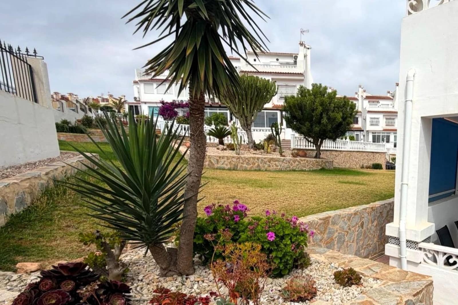 Adosado de 3 habitaciones en La Mata en venta con piscina - 269.000 € (Ref: 9901006)