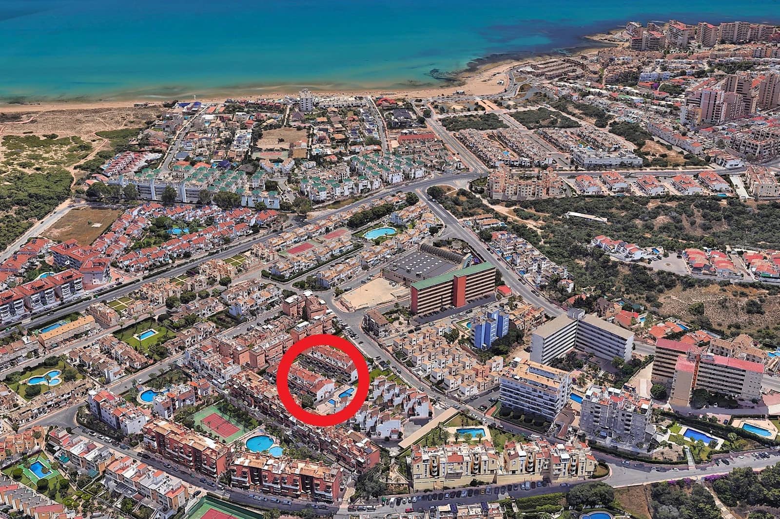 Adosado de 3 habitaciones en La Mata en venta con piscina - 269.000 € (Ref: 9901006)