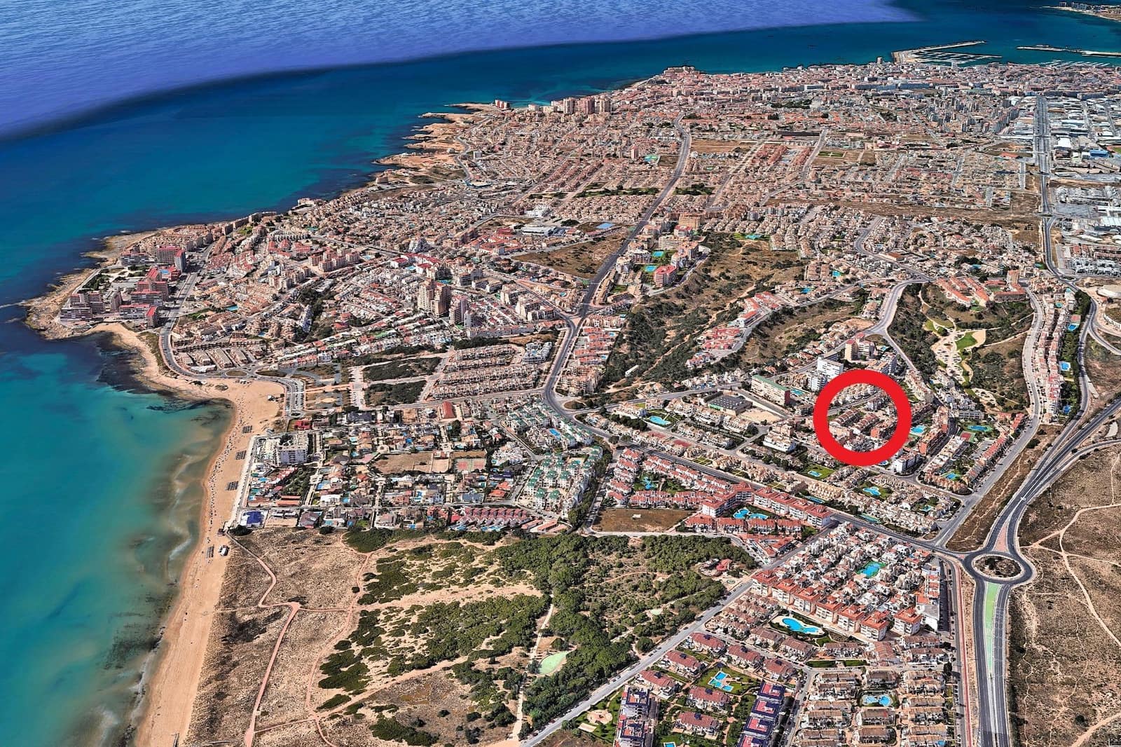 Adosado de 3 habitaciones en La Mata en venta con piscina - 269.000 € (Ref: 9901006)