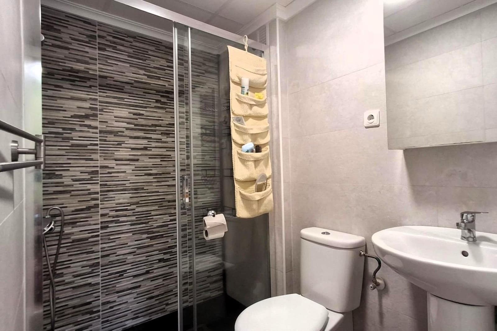 2 Zimmer Apartment zu verkaufen in Torrevieja - 165.000 € (Ref: 9903907)