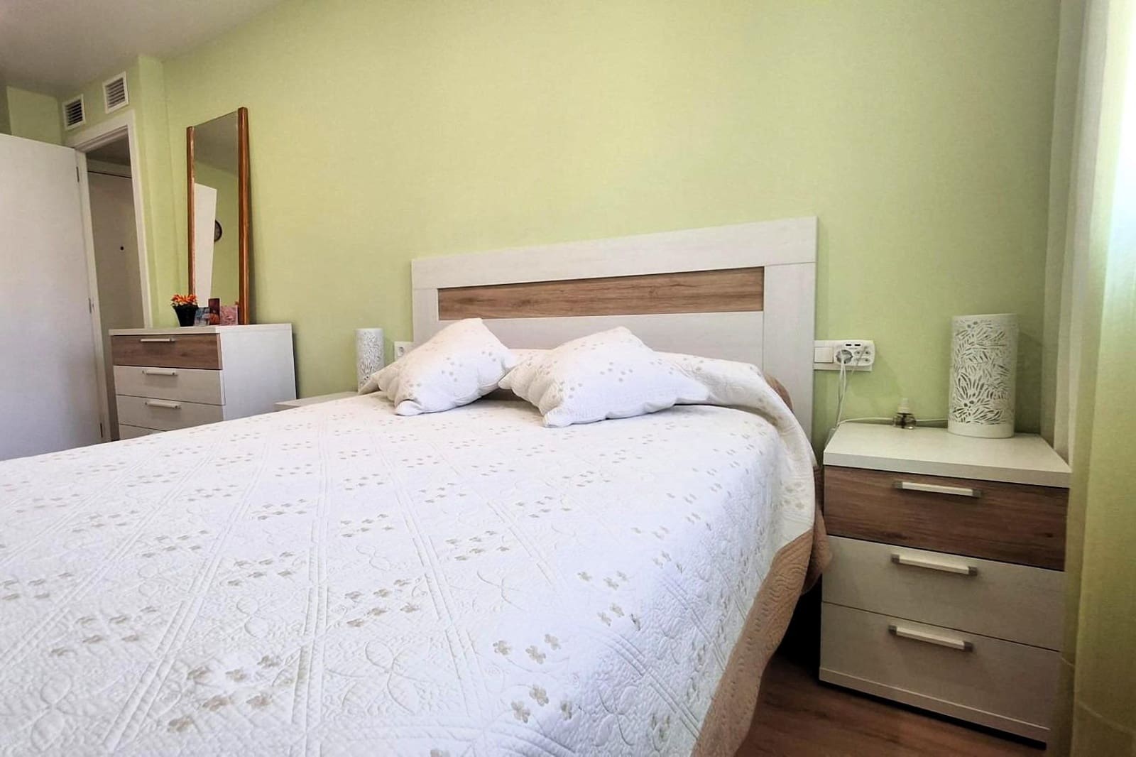2 Zimmer Apartment zu verkaufen in Torrevieja - 165.000 € (Ref: 9903907)