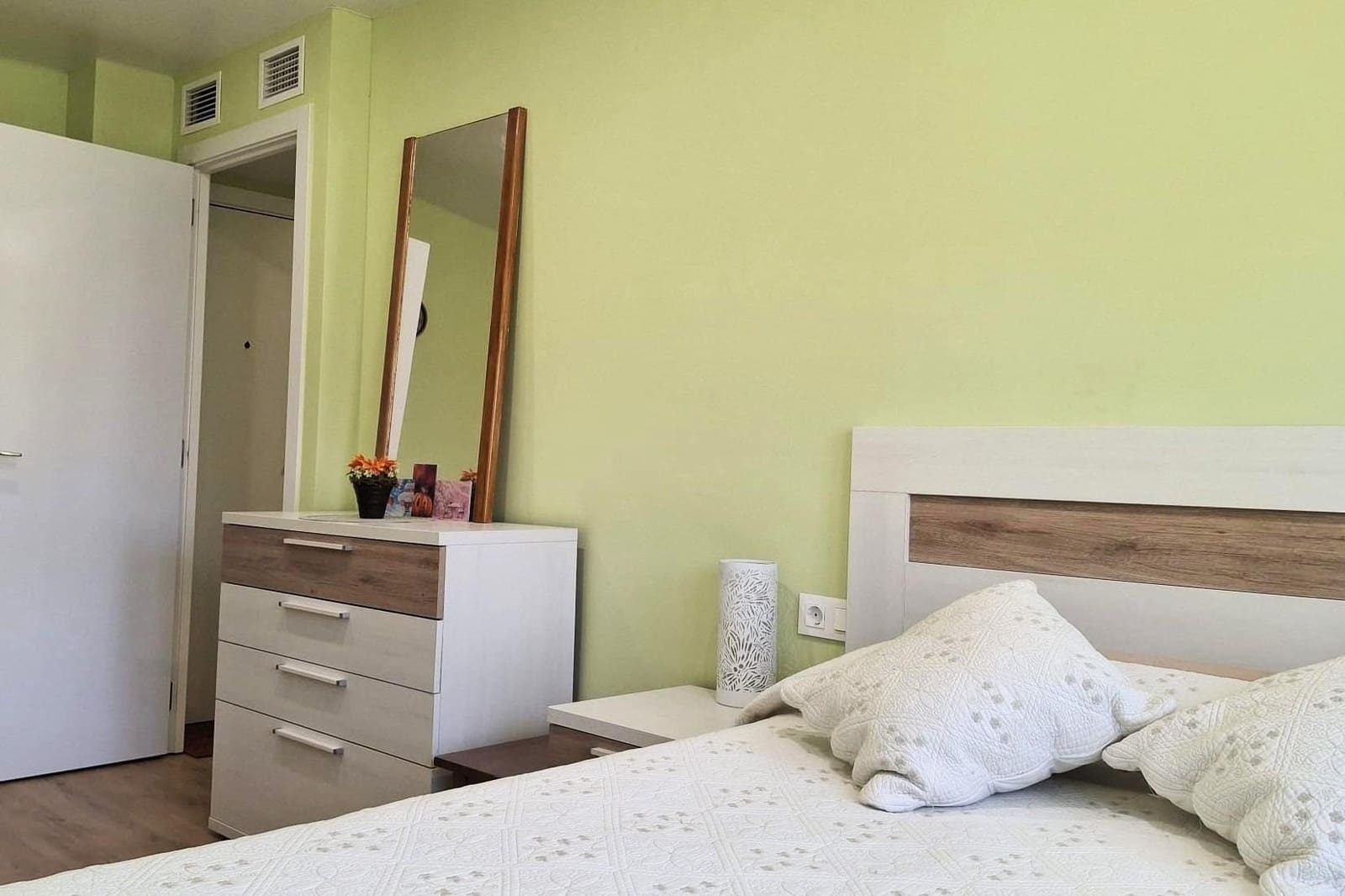2 Zimmer Apartment zu verkaufen in Torrevieja - 165.000 € (Ref: 9903907)