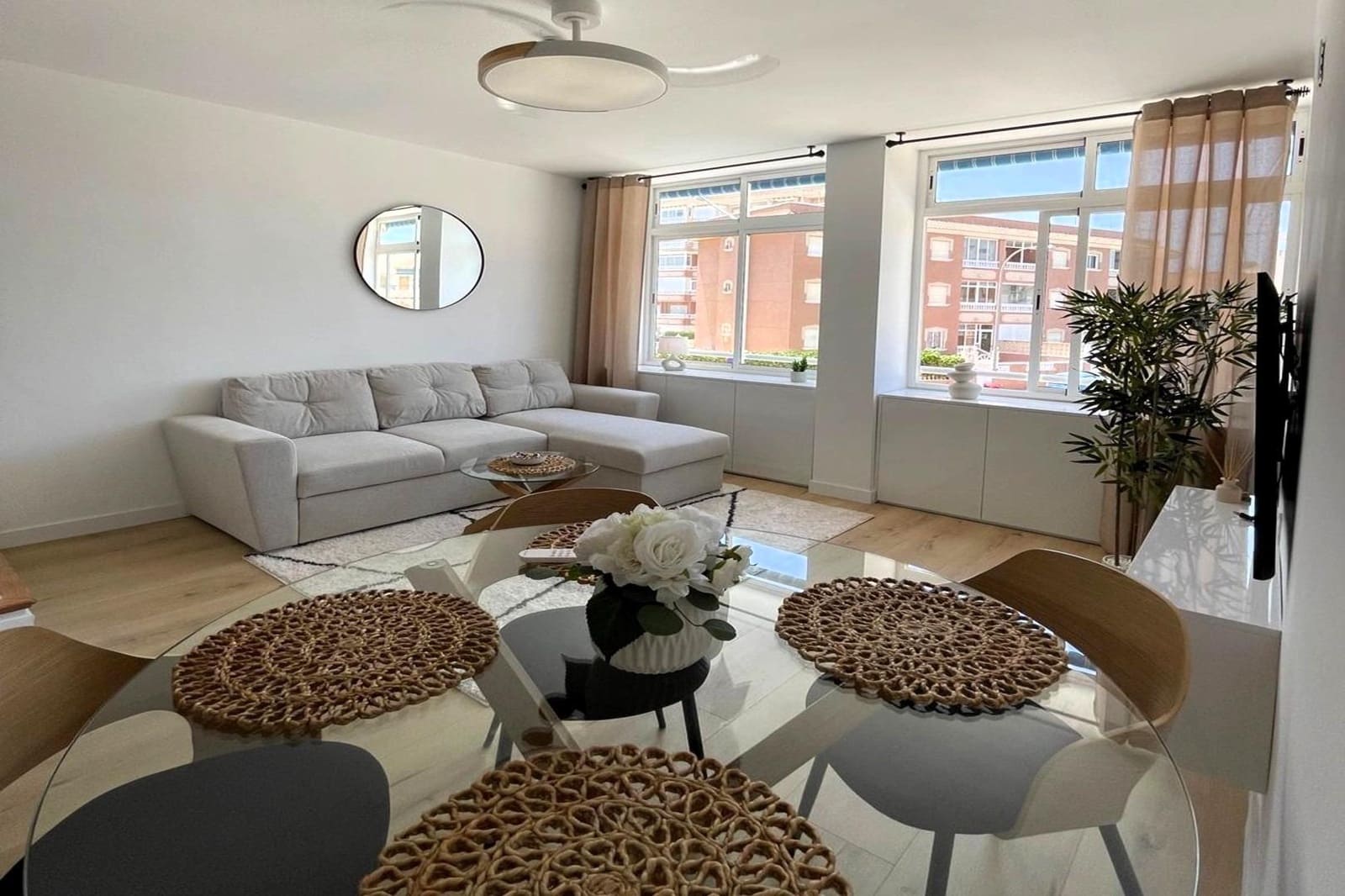 2 slaapkamer Appartement te koop in Torrevieja met zwembad - € 219.000 (Ref: 9922278)