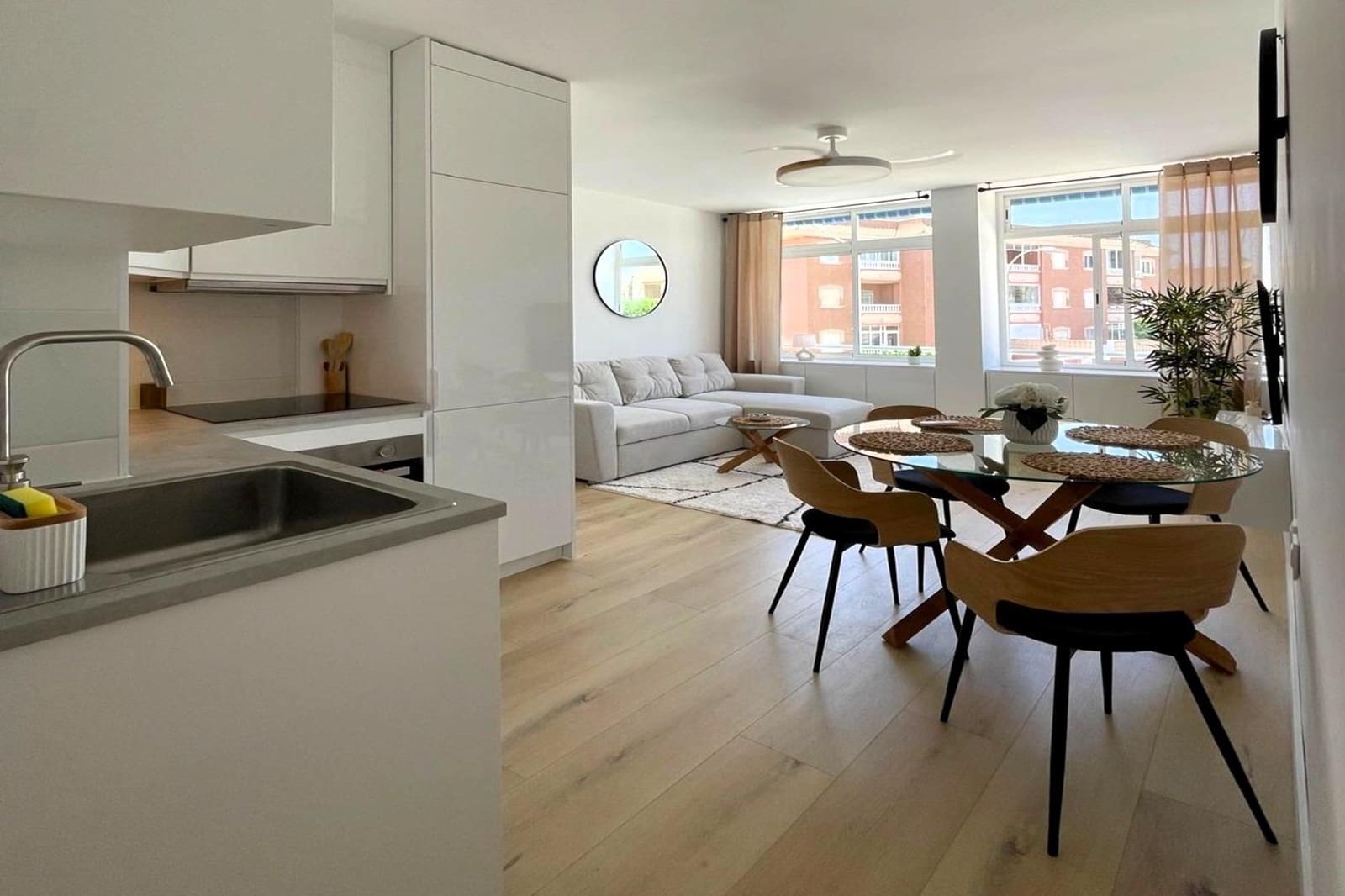 2 slaapkamer Appartement te koop in Torrevieja met zwembad - € 219.000 (Ref: 9922278)
