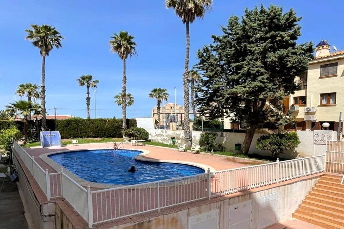 2 slaapkamer Appartement te koop in Torrevieja met zwembad - € 219.000 (Ref: 9922278)