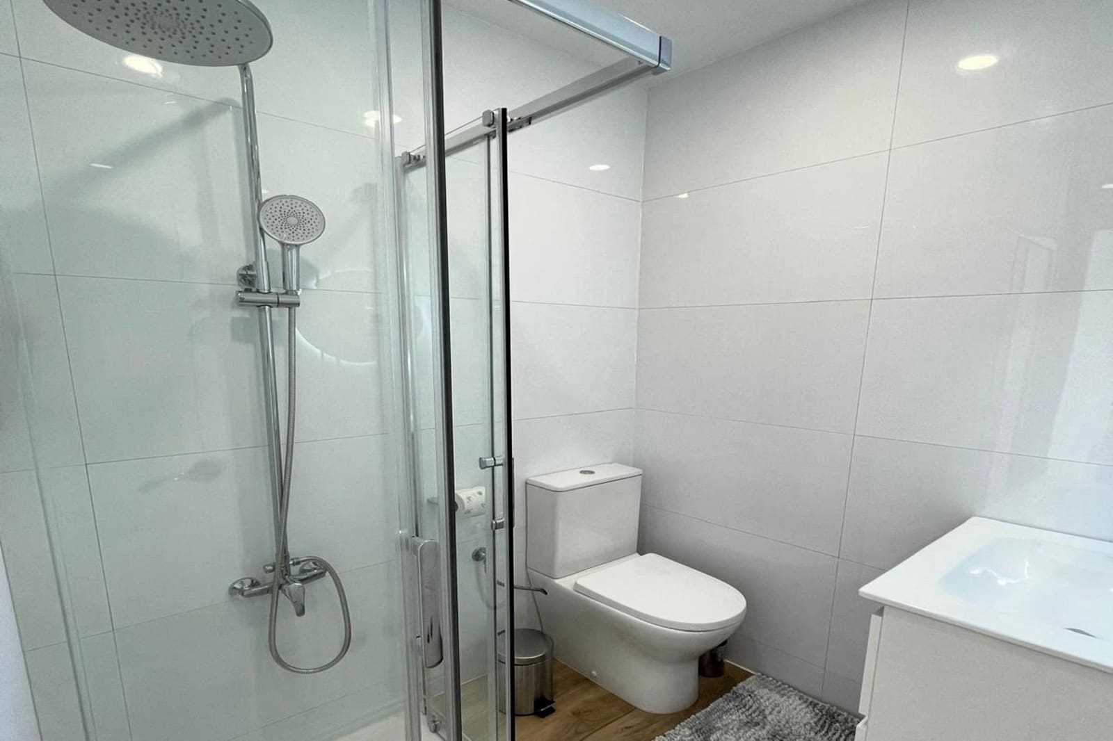 2 slaapkamer Appartement te koop in Torrevieja met zwembad - € 219.000 (Ref: 9922278)
