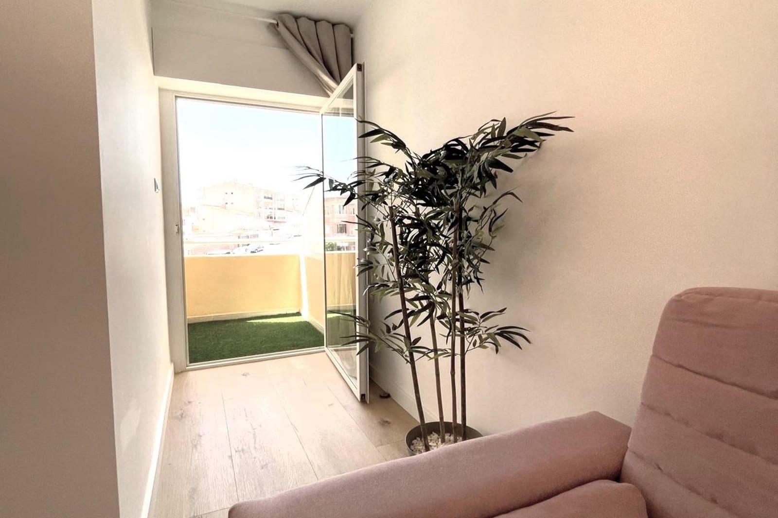 2 slaapkamer Appartement te koop in Torrevieja met zwembad - € 219.000 (Ref: 9922278)