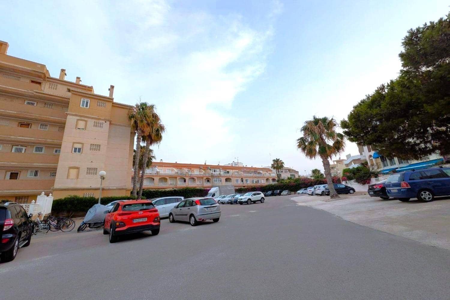 2 slaapkamer Appartement te koop in Torrevieja met zwembad - € 139.900 (Ref: 9924599)