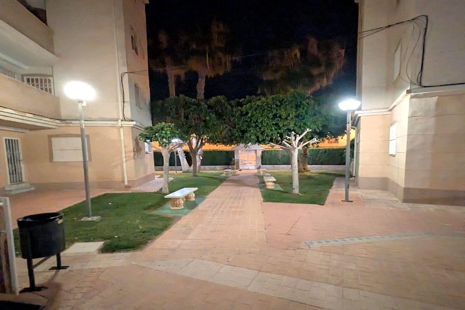 2 slaapkamer Appartement te koop in Torrevieja met zwembad - € 139.900 (Ref: 9924599)