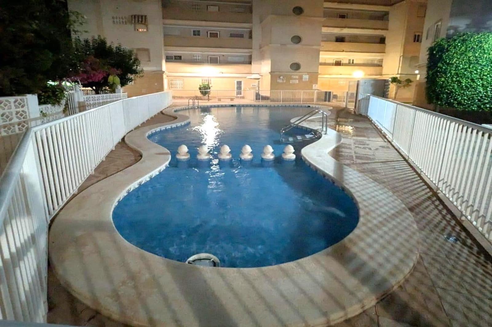 2 slaapkamer Appartement te koop in Torrevieja met zwembad - € 139.900 (Ref: 9924599)