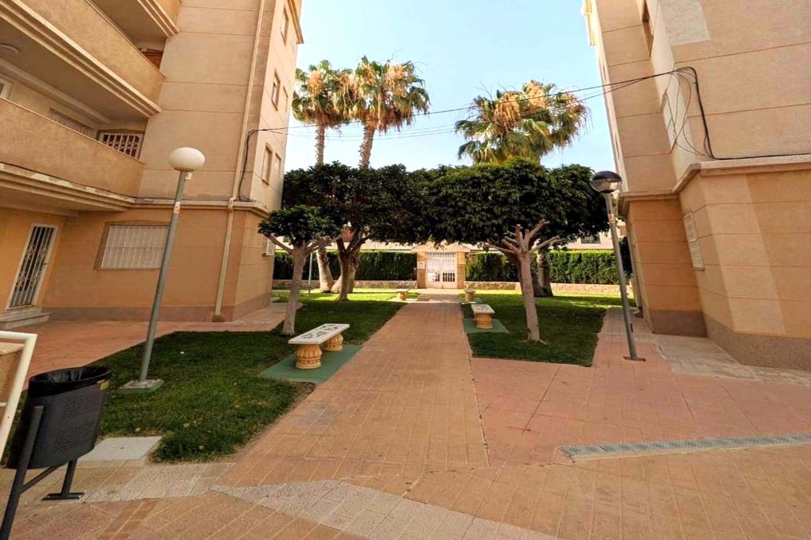 2 slaapkamer Appartement te koop in Torrevieja met zwembad - € 139.900 (Ref: 9924599)