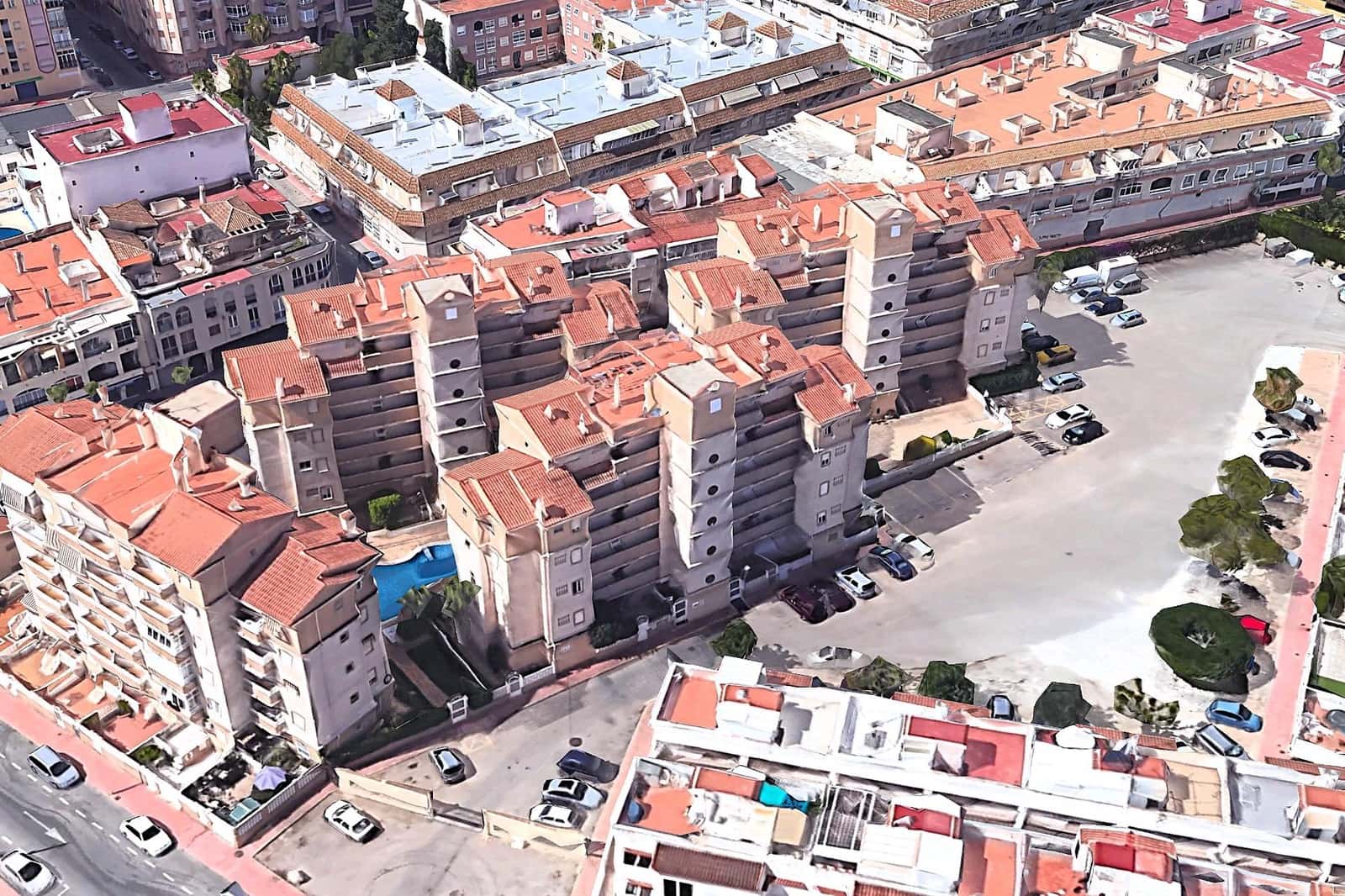 2 slaapkamer Appartement te koop in Torrevieja met zwembad - € 139.900 (Ref: 9924599)