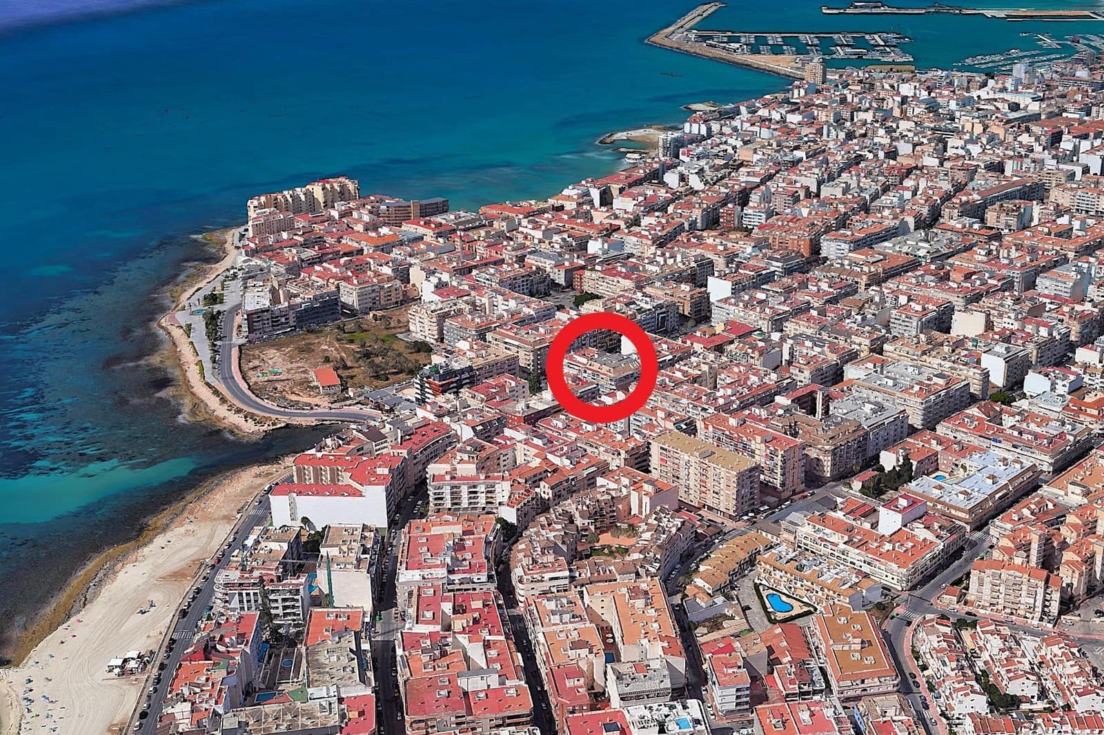 Ático de 3 habitaciones en Torrevieja en venta con garaje - 254.900 € (Ref: 9934185)