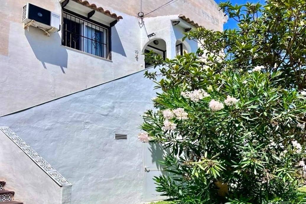 3 soverom Penthouse til salgs i Torrevieja med svømmebasseng - € 210 000 (Ref: 9943648)