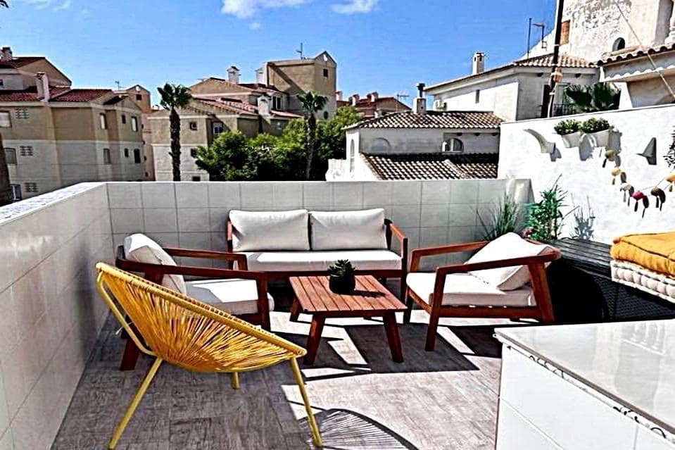 3 soverom Penthouse til salgs i Torrevieja med svømmebasseng - € 210 000 (Ref: 9943648)