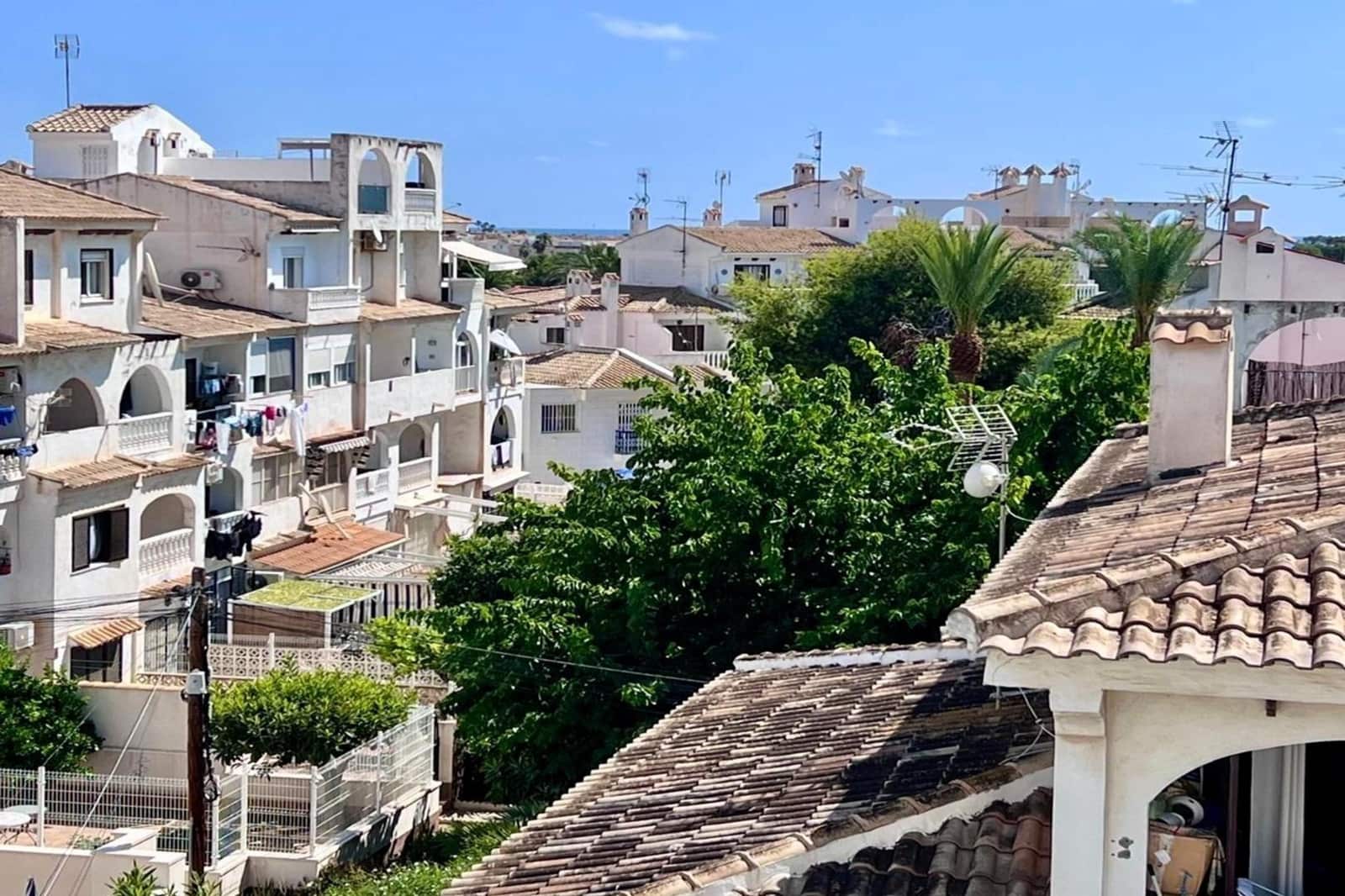 3 soverom Penthouse til salgs i Torrevieja med svømmebasseng - € 210 000 (Ref: 9943648)