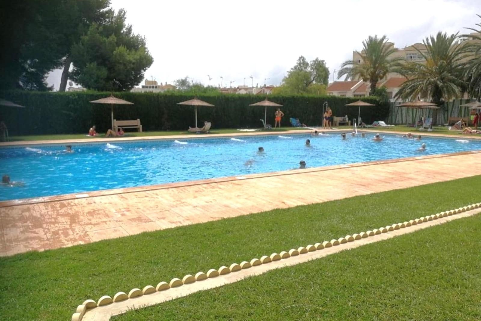 3 soverom Penthouse til salgs i Torrevieja med svømmebasseng - € 210 000 (Ref: 9943648)