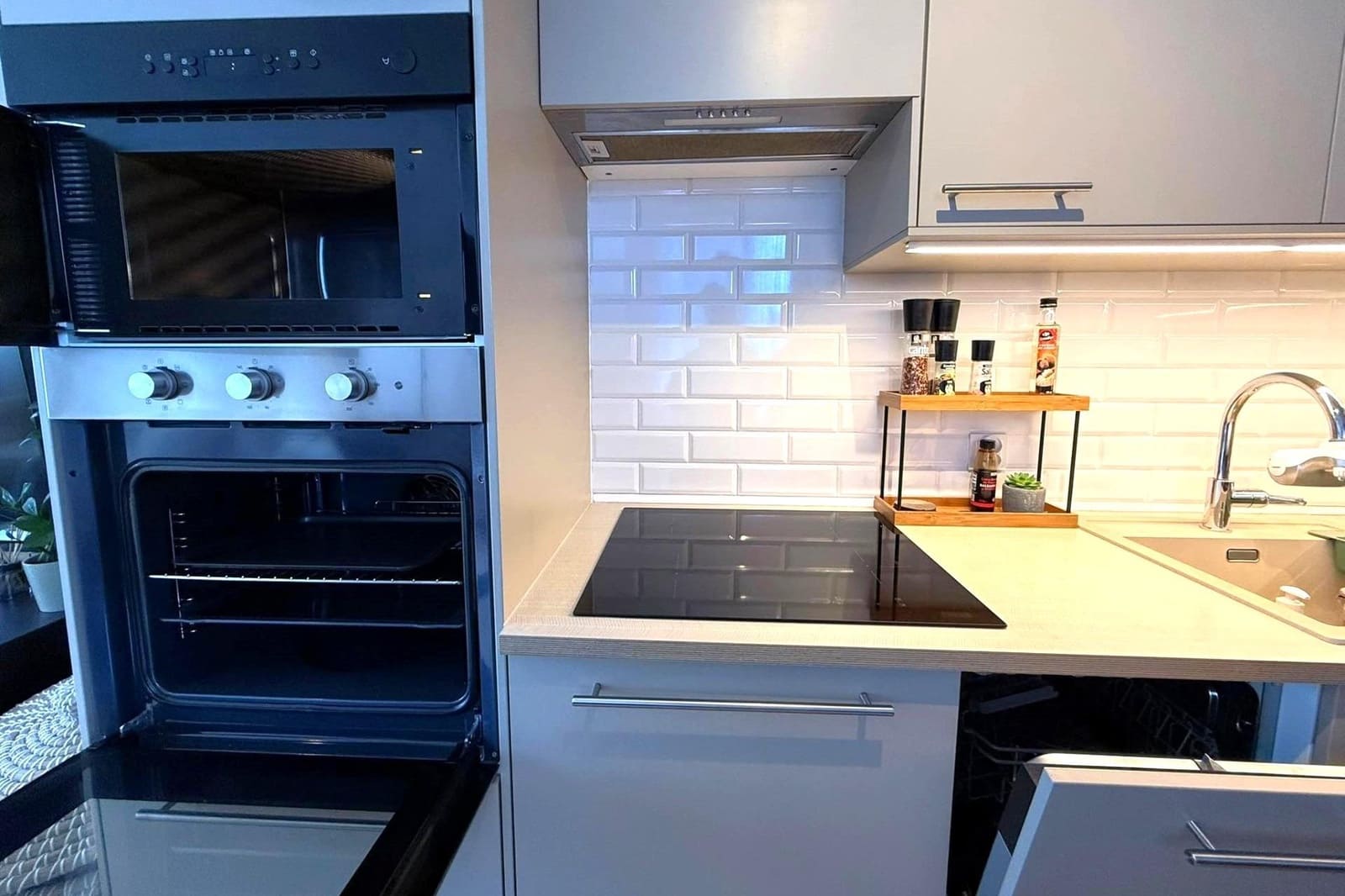 3 soverom Penthouse til salgs i Torrevieja med svømmebasseng - € 210 000 (Ref: 9943648)