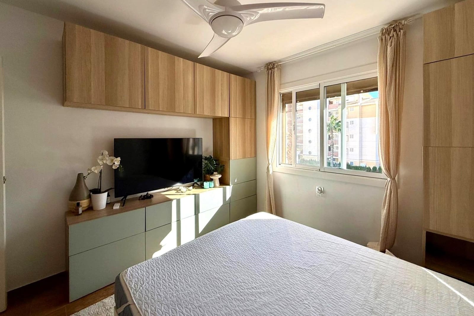 3 soverom Penthouse til salgs i Torrevieja med svømmebasseng - € 210 000 (Ref: 9943648)