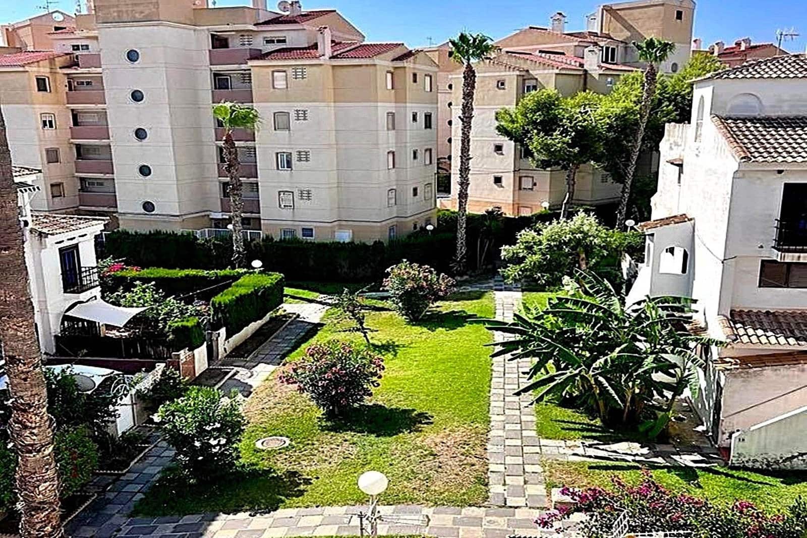 3 soverom Penthouse til salgs i Torrevieja med svømmebasseng - € 210 000 (Ref: 9943648)