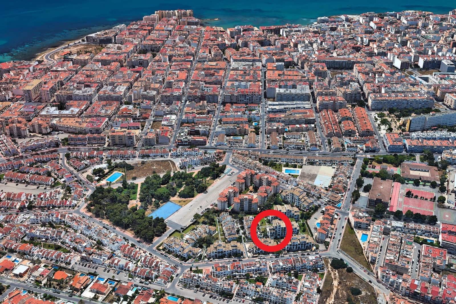 3 soverom Penthouse til salgs i Torrevieja med svømmebasseng - € 210 000 (Ref: 9943648)